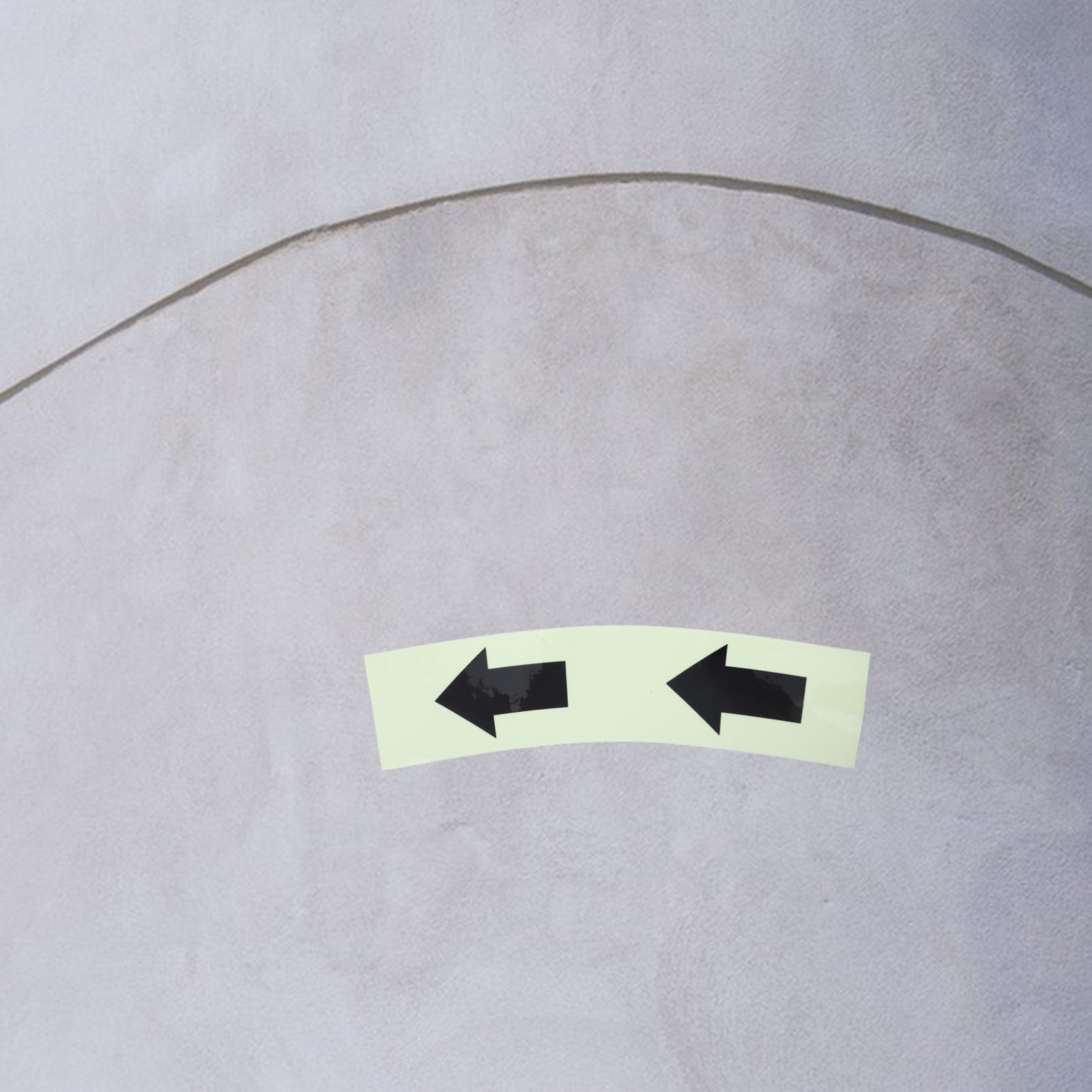 شريط لاصق عاكس للضوء يتوهج في  - مراجعة Emergency Exit Sign وسعره