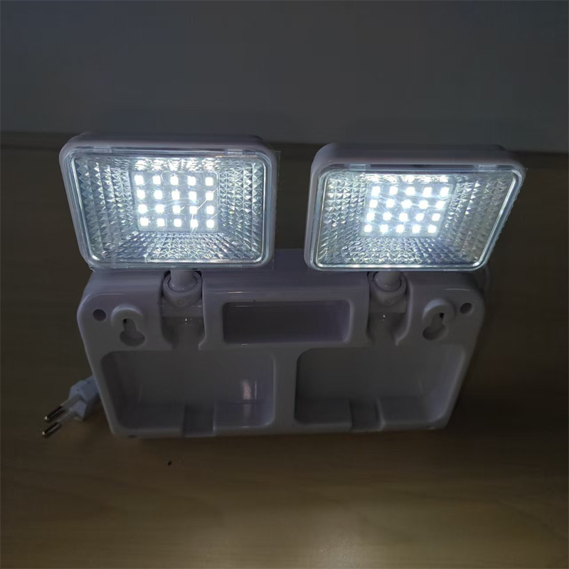 360 °   مصباح طوارئ محمول متعد - مراجعة Power Outage Light وسعره