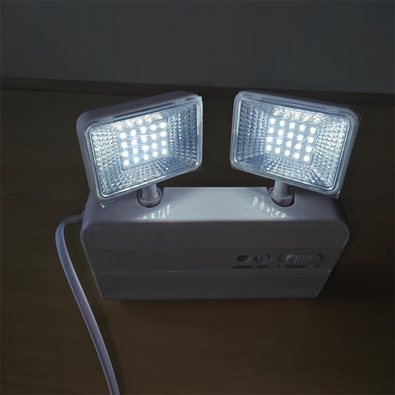360 °   مصباح طوارئ محمول متعد - مراجعة Power Outage Light وسعره